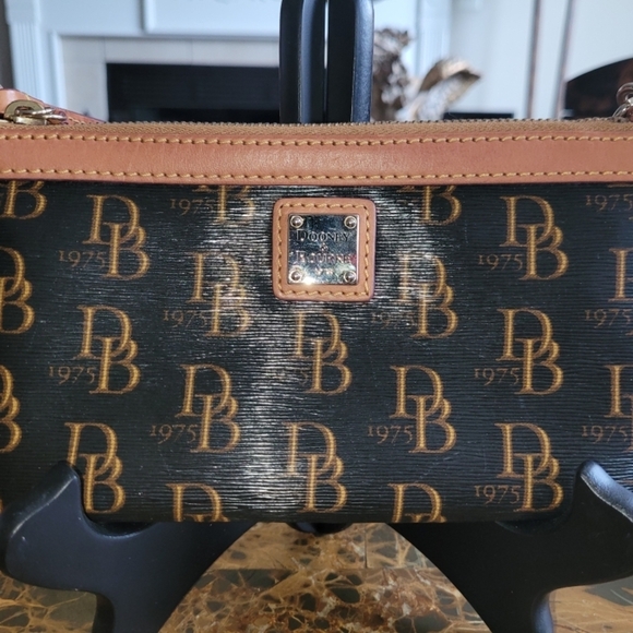 Dooney & Bourke Monogram Handbag - Black and Brown - Picture 1 of 6